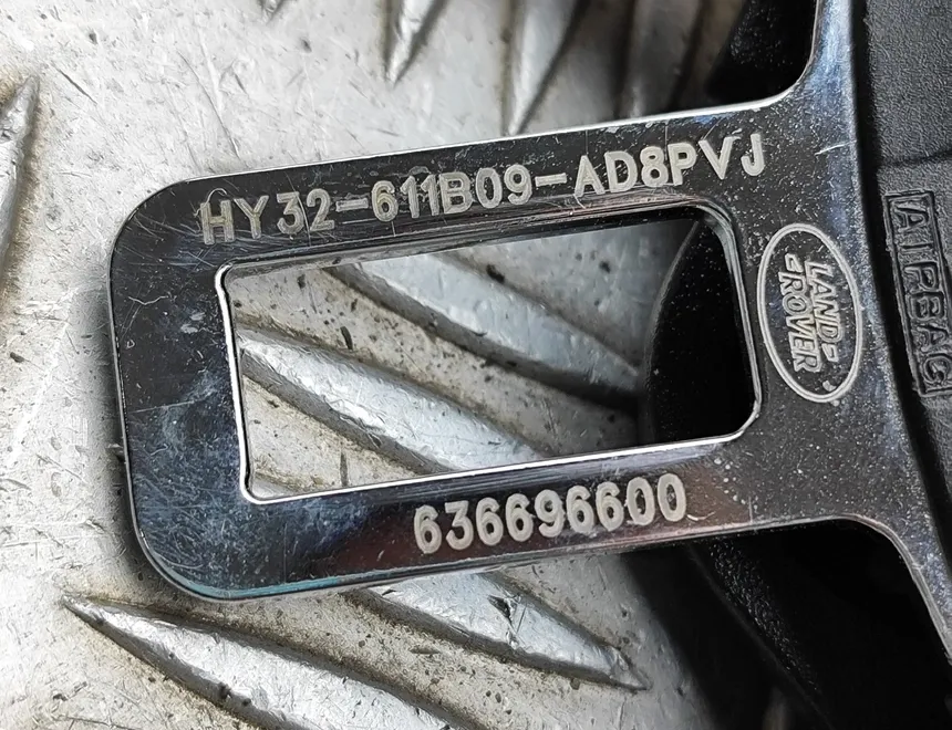 LAND ROVER Discovery 5 generation (2016-2024) Priekšējā kreisā drošības josta HY32-611B09-AD,HY32-611B09-AD8PVJ 33083343