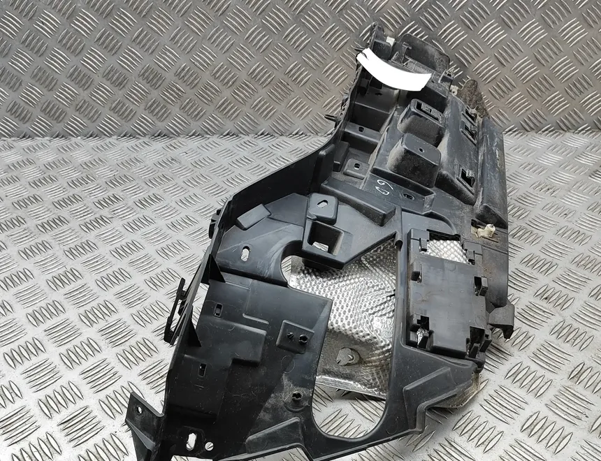 LAND ROVER Discovery 5 generation (2016-2024) Держатель заднего бампера правый MY42-17A881-A 33084317