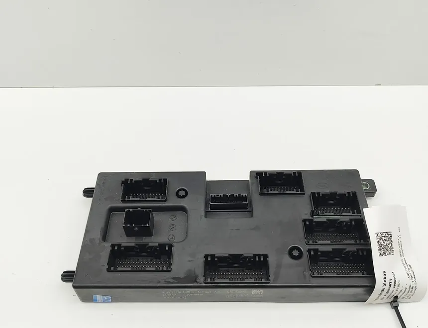 LAND ROVER Discovery 5 generation (2016-2024) Блок управления Комфорт M8E2-14F041-AA,5D5H16F01 33084671