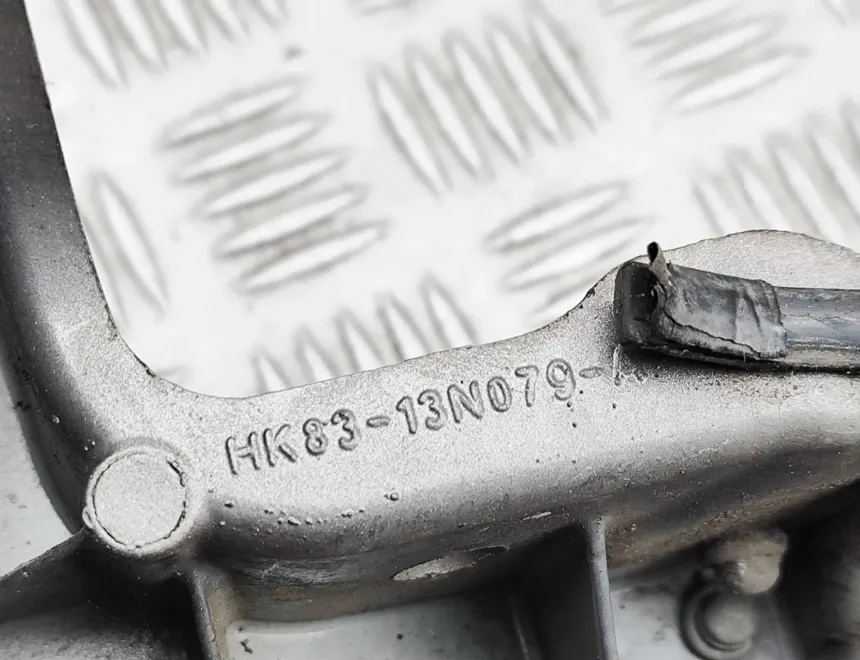 JAGUAR F-Pace 1 generation (2016-2024) Держатель передний левого фонаря HK83-13N079-A 33090986