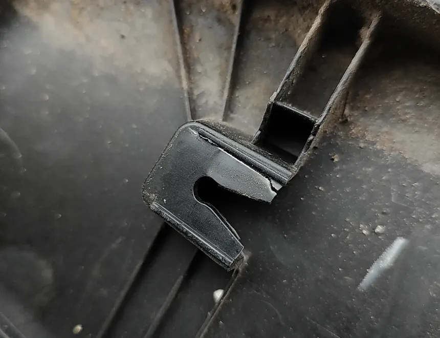 HYUNDAI Tucson 3 generation (2015-2021) Aizmugurējā kreisā spārna moldings/stiprinājums 87741-D7000 33184476