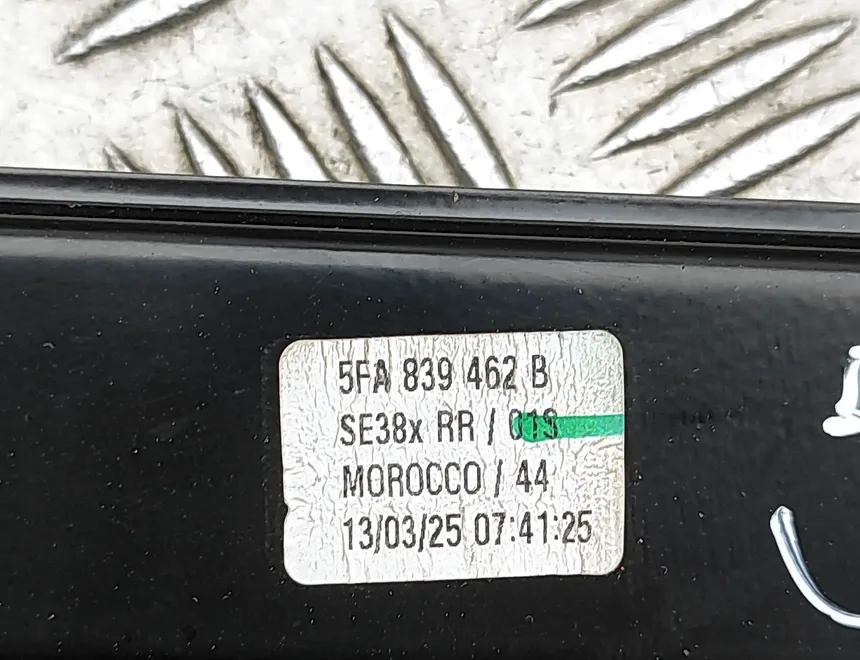 Cupra Стеклоподъемник задней правой двери 5FA839462B,5Q0959408D,0130822694 33326127