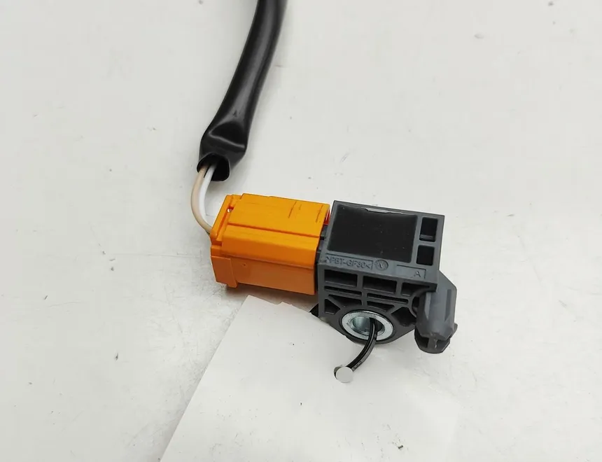 MAZDA 3 BP (2019-2023) Датчик удара передний правый BHPD-57-KC0 33353129