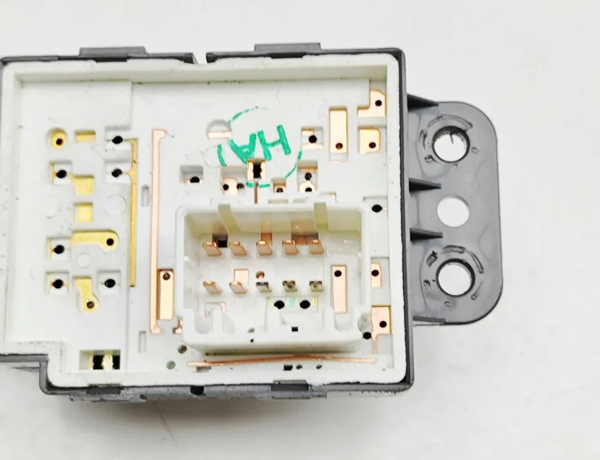 KIA Cee'd 2 generation (2012-2018) Mirror adjustment switch 93530-A2950 33373951