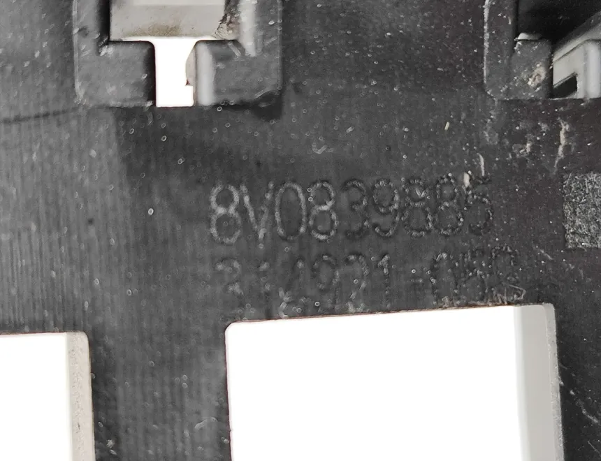 AUDI A3 8Y (2020-2024) Priekšējo kreiso durvju ārējais rokturis 8V0839885 33387722