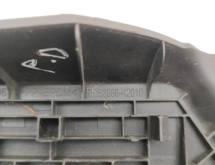 TOYOTA Yaris Cross 1 generation (2020-2023) Front Right Wing Plastic 53866-K2010 33436293