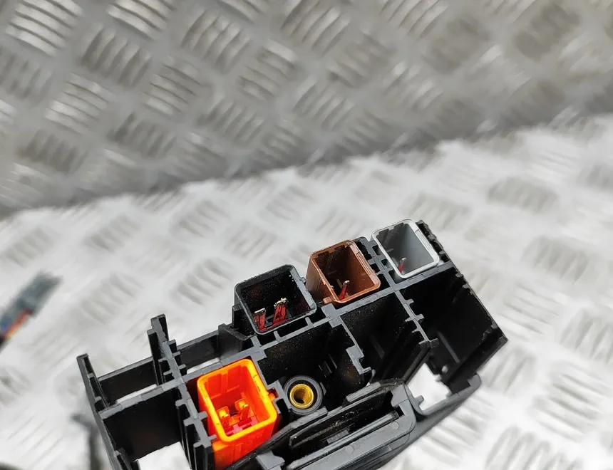 VOLVO V40 2 generation (2012-2020) Priekšējā labā sēdekļa drošības spilvens SRS 31263111 33478285