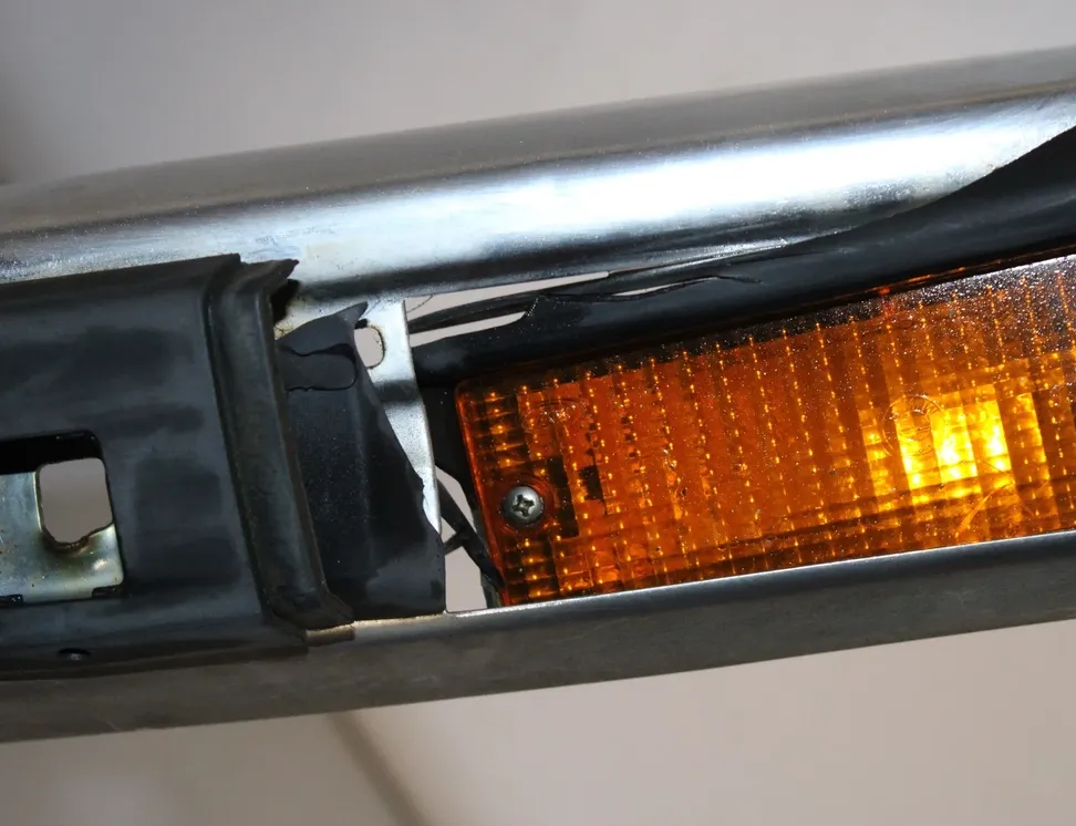 BMW 3 Series E30 (1982-1994) Бампер передний 33548933