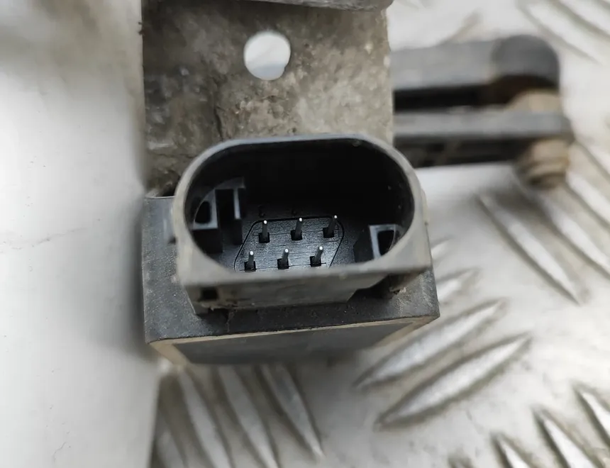 BMW 6 Series F06/F12/F13 (2010-2018) Датчик уровня высоты задний левый 6861351 33586423