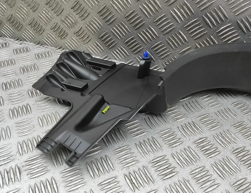 PORSCHE Taycan 1 generation (2019-2023) Priekšējo kreiso durvju apdare 9J1863381E 33596446