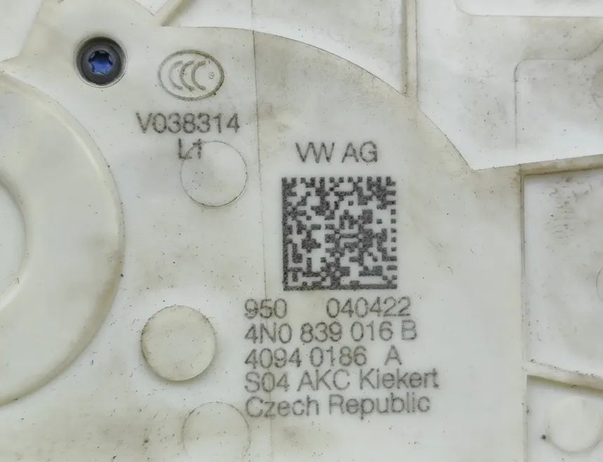 PORSCHE Taycan 1 generation (2019-2023) Замок задней правой двери 4N0839016B 33596708