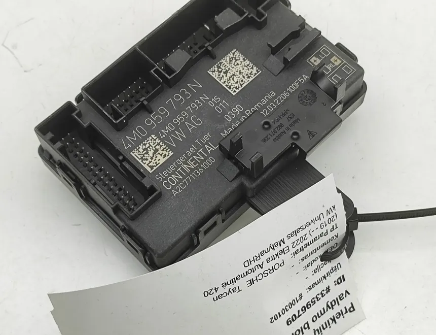 PORSCHE Taycan 1 generation (2019-2023) Блок управления дверей передние  правые 4M0959793N 33596709