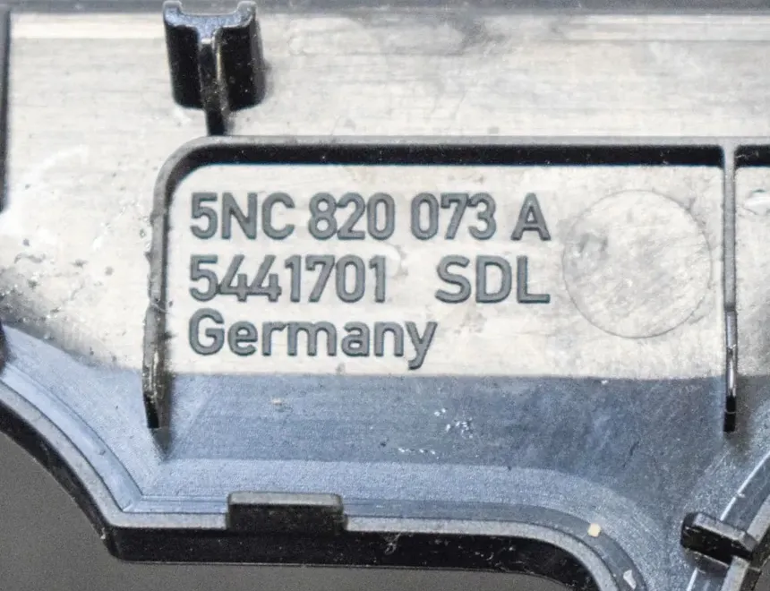 VOLKSWAGEN Tiguan 2 generation (2016-2024) Другие отделочные детали 5NC820073A 3704963