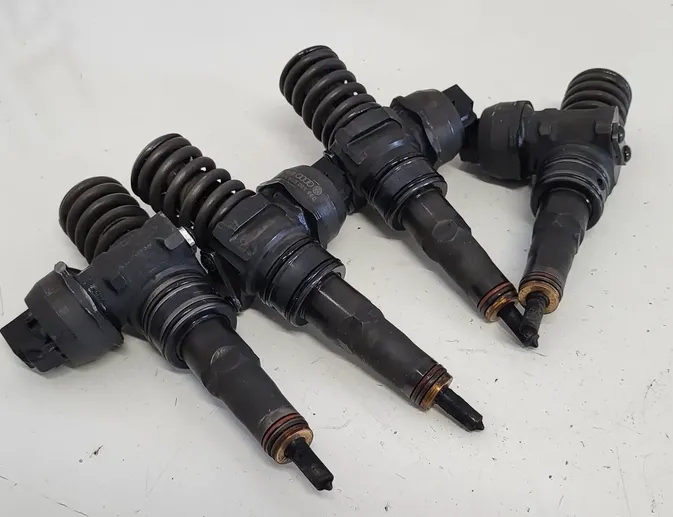 VOLKSWAGEN Passat B5 (1996-2005) Degvielas iesmidzināšanas komplekts 038130073AN 34354445