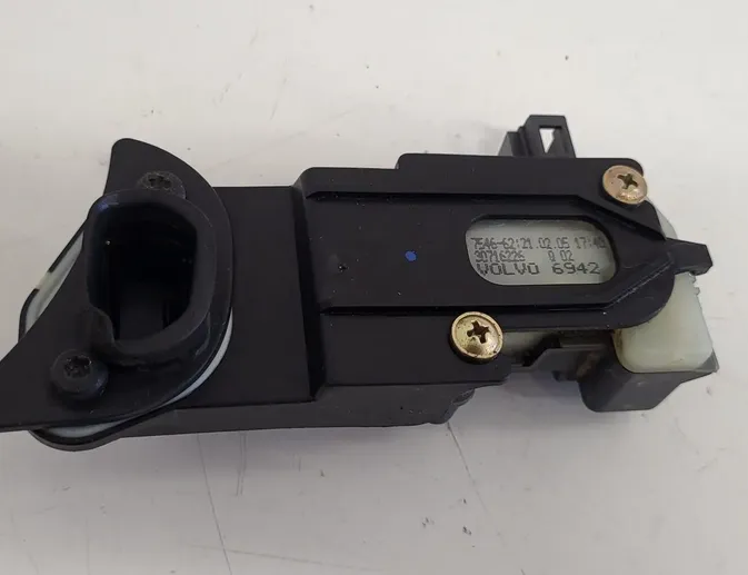 VOLVO V50 1 generation (2003-2012) Centrālās atslēgas motorīts 754662121,465A8062,GLLU634,30716226 23077021