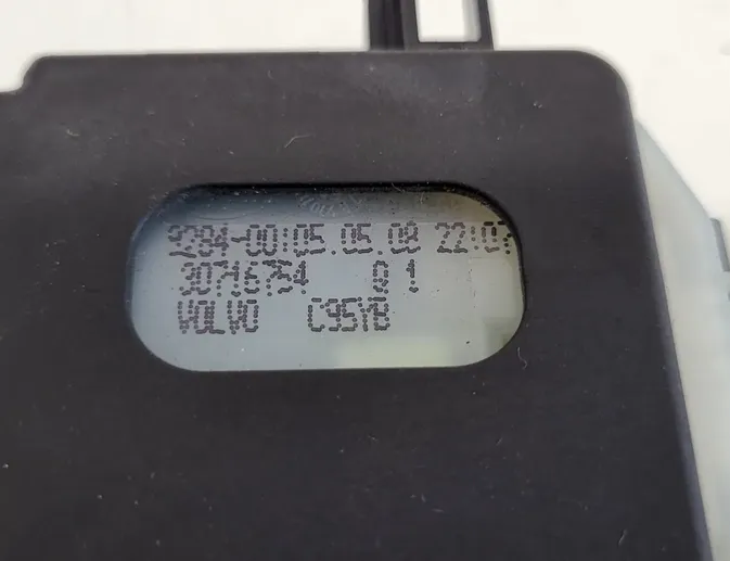 VOLVO V50 1 generation (2003-2012) Degvielas tvertnes vāciņa bloķēšana 30716754 30082164