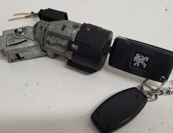 PEUGEOT 407 1 generation (2004-2010) Замок зажигания 9648445180 33153285
