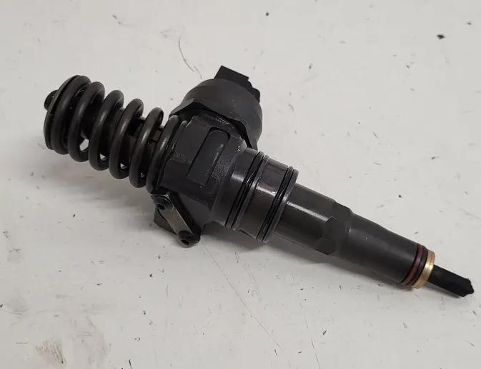 VOLKSWAGEN Touran 1 generation (2003-2015) Degvielas sprausla 038130073BN 33442613