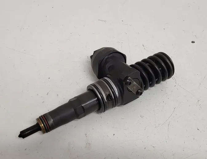 VOLKSWAGEN Touran 1 generation (2003-2015) Degvielas sprausla 038130073BN 33442705