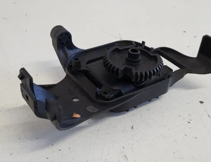 SKODA Fabia 6Y (1999-2007) Interior Heater Flap Motor Actuator 0132801300 34220211