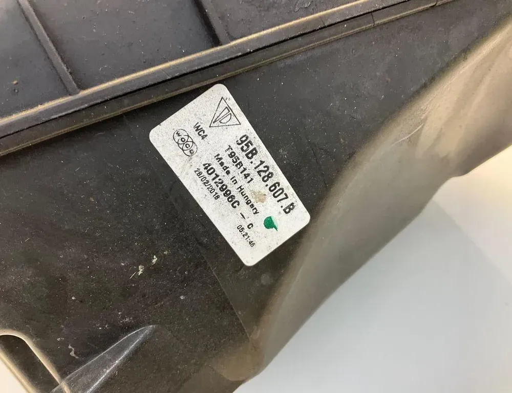 PORSCHE Macan 1 generation (2013-2023) Gaisa filtru kaste 4012996C,95B128607B 33405000