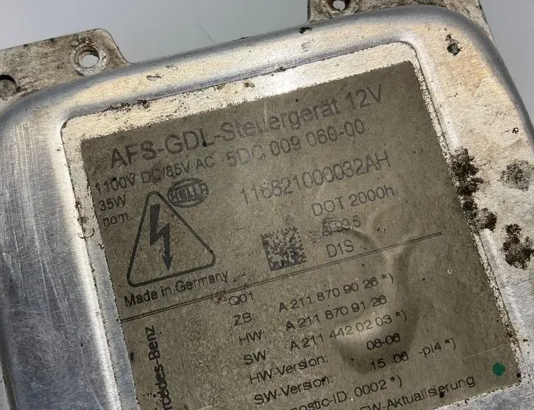 MERCEDES-BENZ E-Class W211/S211 (2002-2009) Блок розжига ксенона 33405852