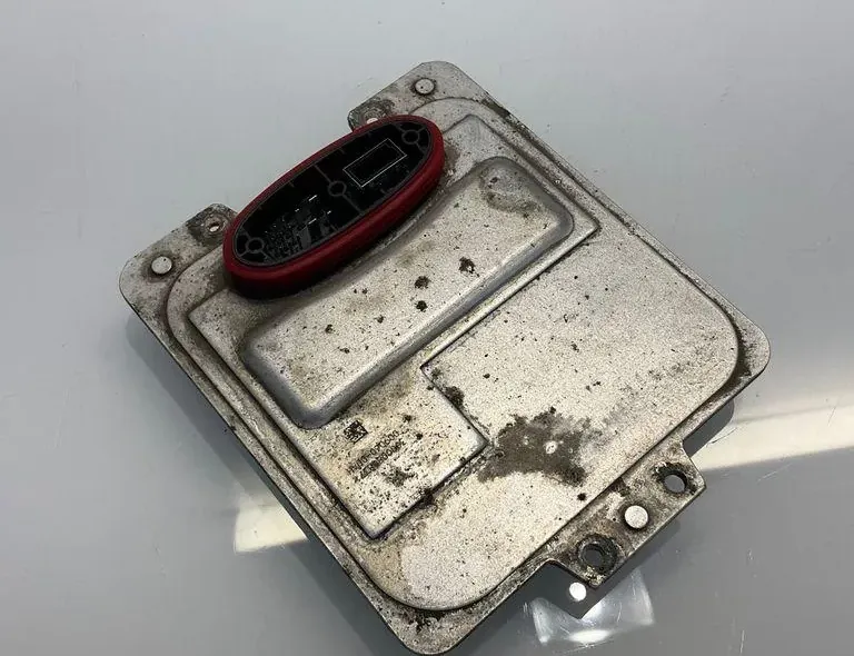 MERCEDES-BENZ E-Class W211/S211 (2002-2009) Блок розжига ксенона 33405852