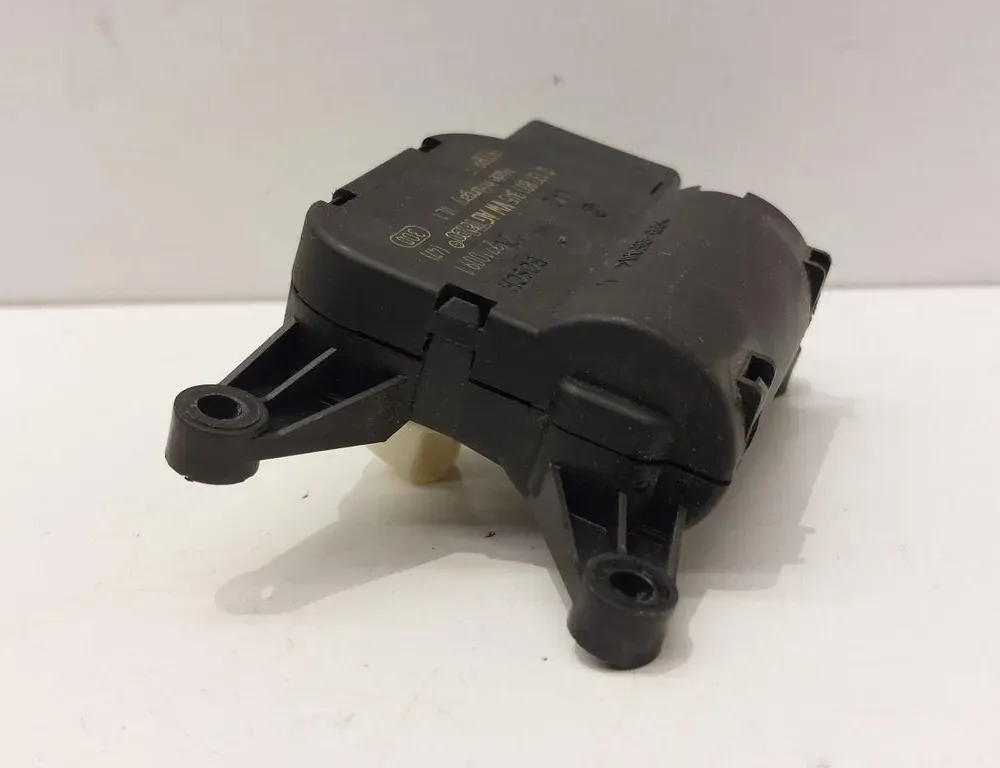 VOLKSWAGEN Touran 1 generation (2003-2015) Interior Heater Flap Motor Actuator 1K0907511 34331153