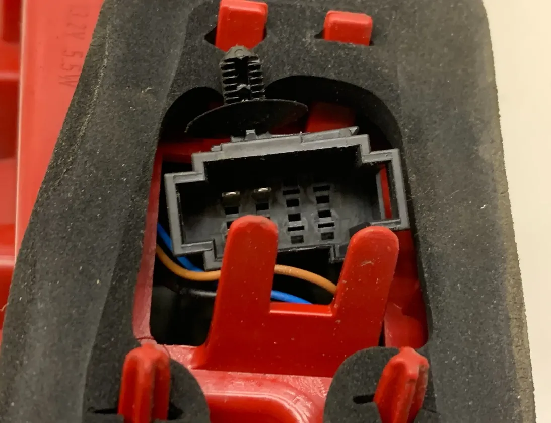 AUDI Q5 8R (2008-2017) Aizmugurējais labais lukturis 8R0945094B 33444037