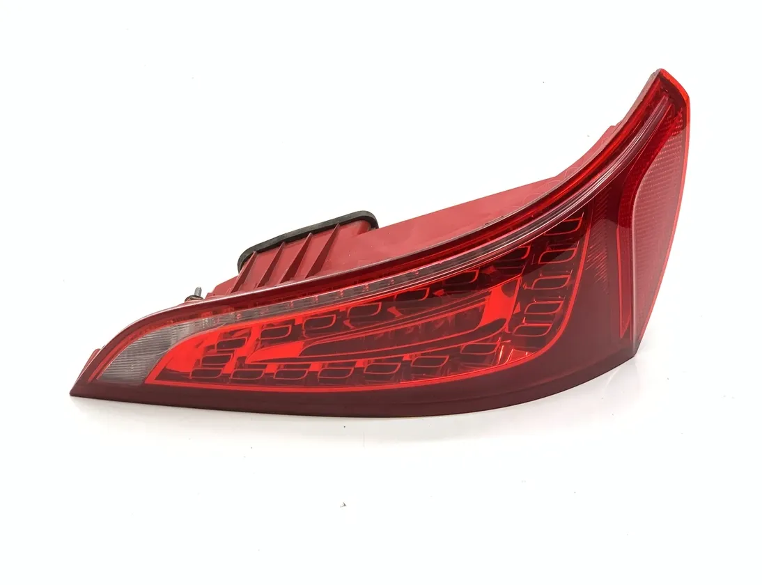 AUDI Q5 8R (2008-2017) Aizmugurējais labais lukturis 8R0945094B 33444037