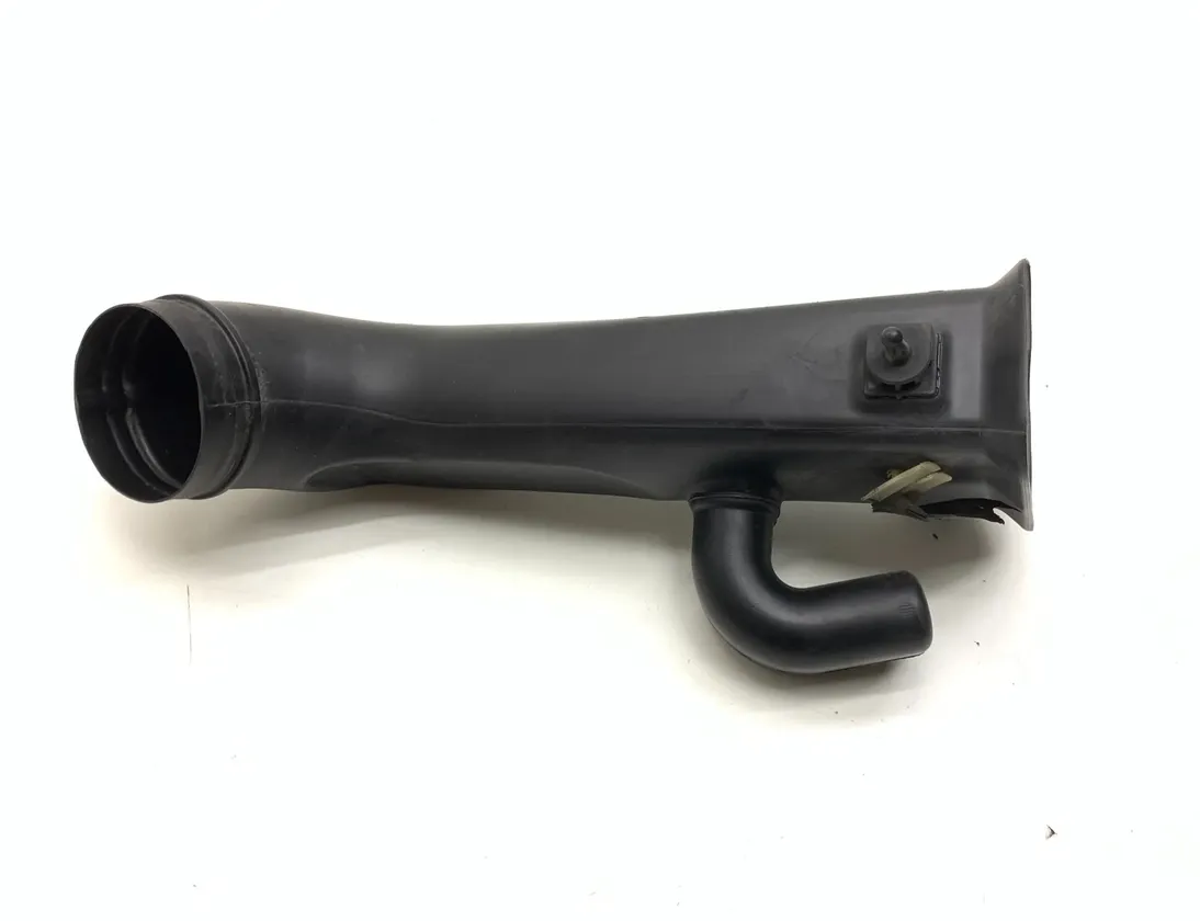 JAGUAR XK X150  (2005-2014) ДЕТАЛЬ (ДЕТАЛИ) КАНАЛА ЗАБОРА ВОЗДУХА 9W83-9A675-BA 33497376