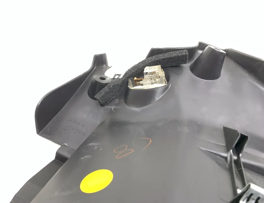 JAGUAR XK X100 (1996-2006) Bagāžas nodalījuma slēdzenes apdare HJA5282AD 33564693