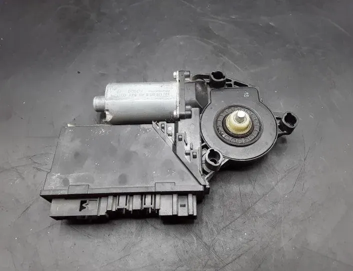 VOLKSWAGEN Touareg 1 generation (2002-2010) Aizmugurējo labo durvju loga vadības motorīts 0130821764,7L0959704C,7L0959794A 25501488