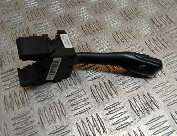 VOLKSWAGEN Passat B7 (2010-2015) Управление стеклоочистителями CZK0301202032 33840160