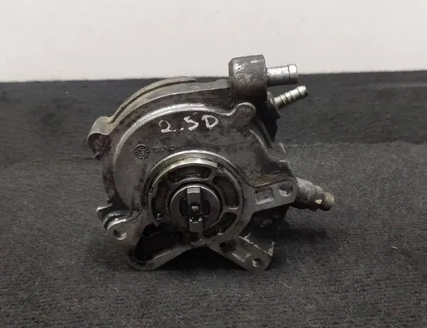 VOLKSWAGEN Transporter T5 (2003-2015) Vacuum Pump 070145209F 33111955