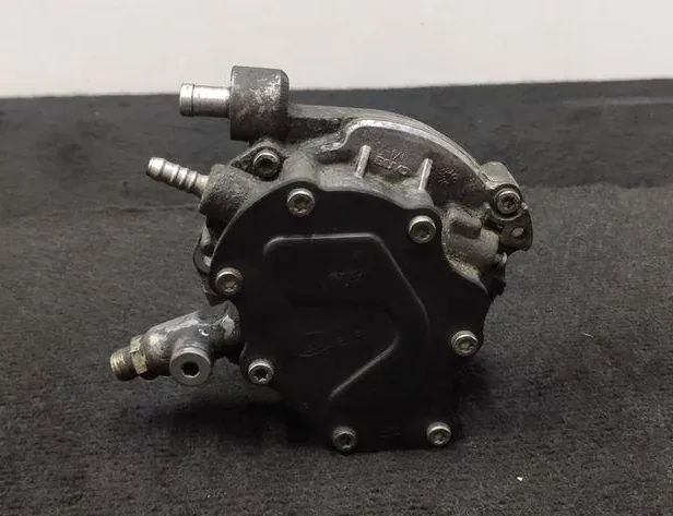 VOLKSWAGEN Transporter T5 (2003-2015) Vacuum Pump 070145209F 33111955