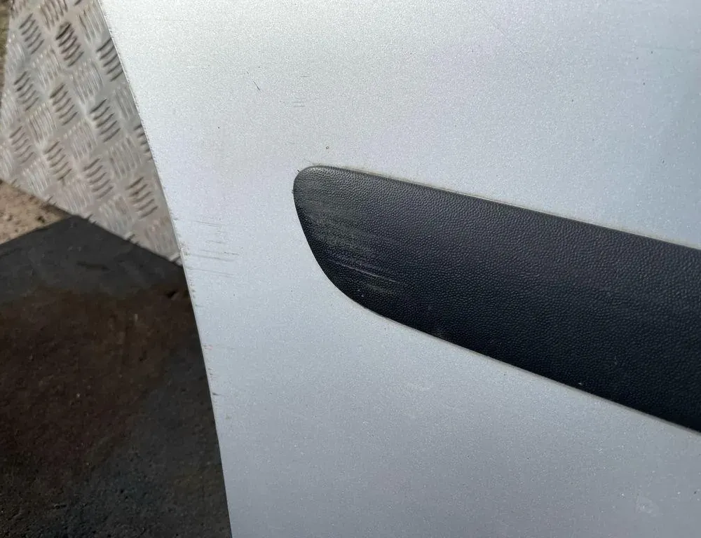 VOLKSWAGEN Golf Plus 1 generation (2004-2009) Дверь задняя правая 33209712