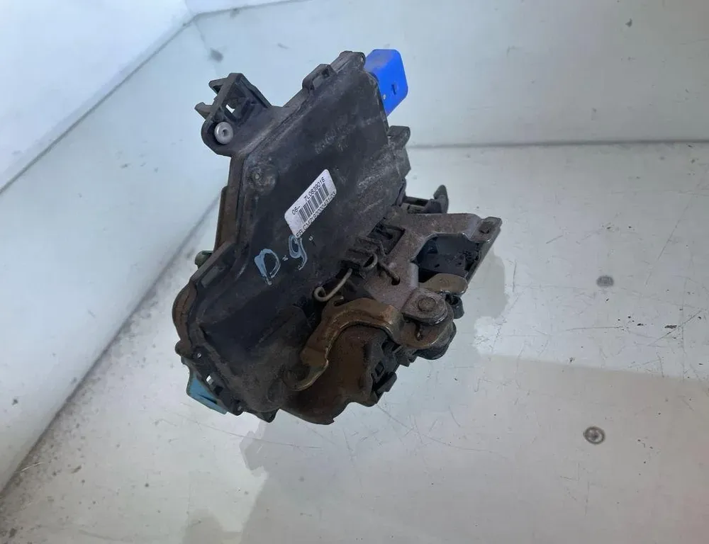 SEAT Toledo 1 generation (1991-1999) Aizmugurējā labā durvju slēdzene CM219200043103,7L0839016 33209799