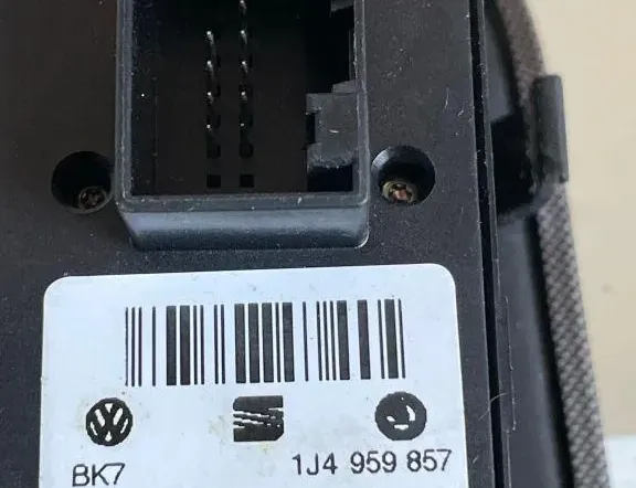 VOLKSWAGEN Bora 1 generation (1998-2005) Front Left Door Window Switch 1J4959857,1J4959857B 33211371