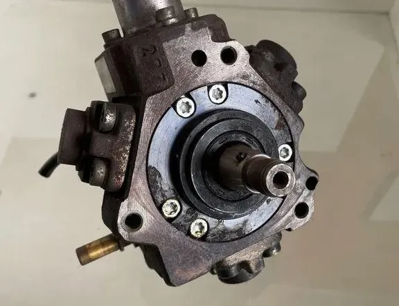 VOLVO V50 1 generation (2003-2012) Топливный насос 9656300380A 33212687