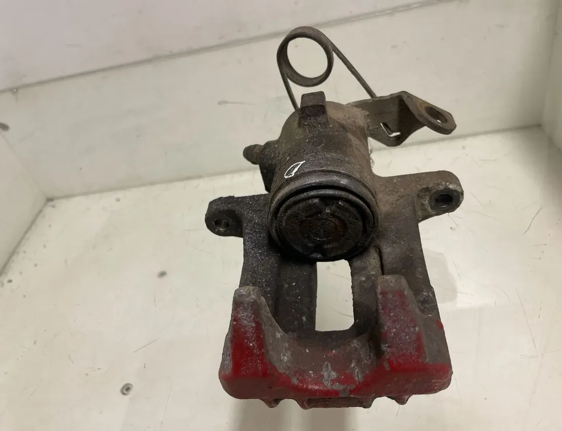 VOLKSWAGEN Golf 4 generation (1997-2006) задний правый суппорт 33587884