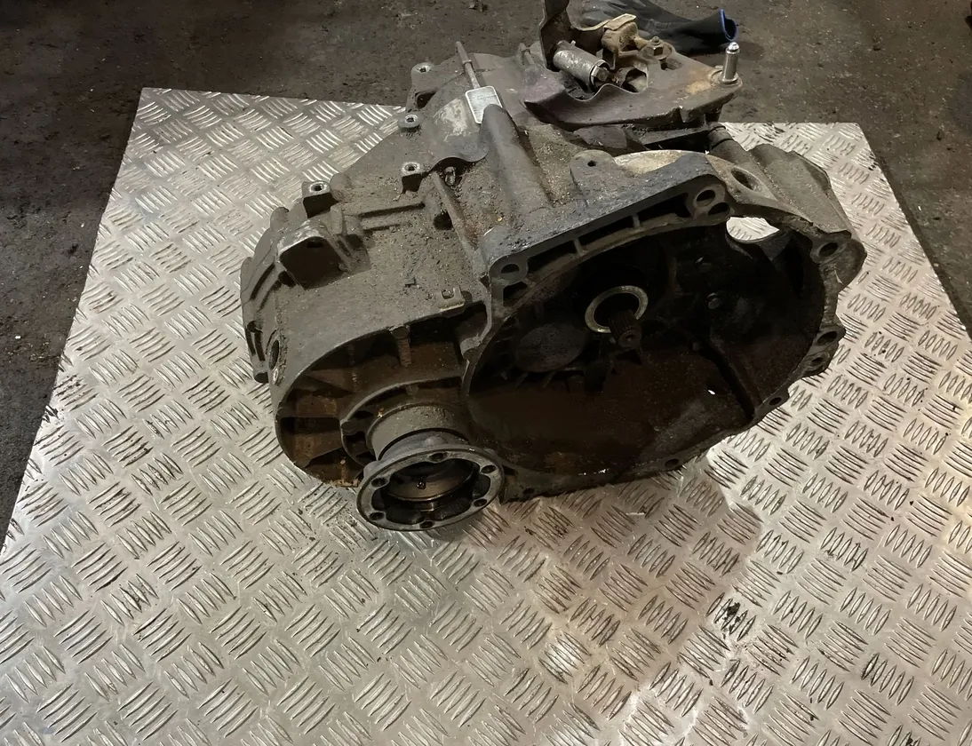 VOLKSWAGEN Golf 4 generation (1997-2006) Коробка передач ERF 33591911