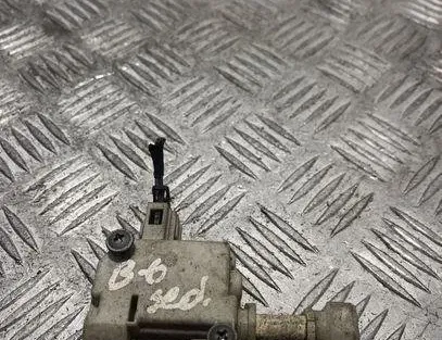 VOLKSWAGEN Passat B6 (2005-2010) Degvielas tvertnes vāciņa bloķēšana 3C0810773 20211564