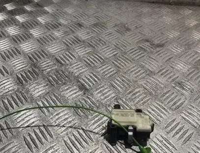 BMW 3 Series E90/E91/E92/E93 (2004-2013) Degvielas tvertnes vāciņa bloķēšana 6985880 20211593