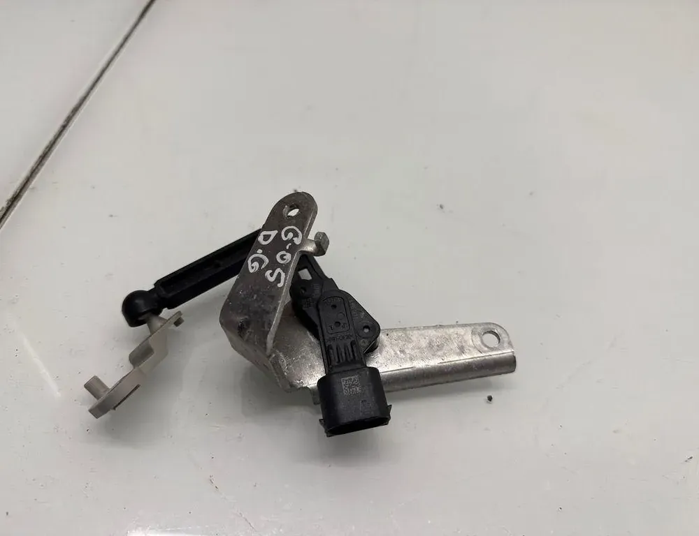 BMW X5 G05/G18 (2018-2024) Aizmugurējā labā augstuma līmeņa sensors 6895467 33551269