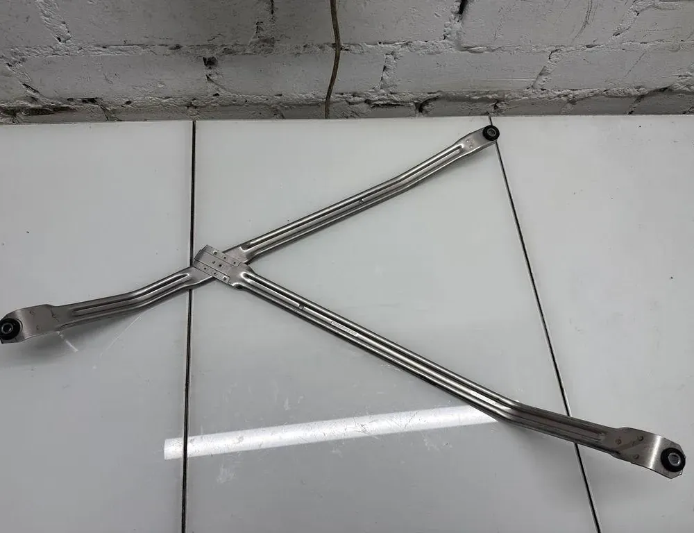 BMW X7 G07 (2018-2024) Fuel Tank Holder 7468283 33551318