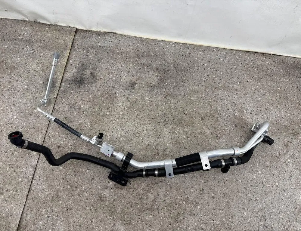 BMW X7 G07 (2018-2024) Coolant Hose Pipe 6821653 33551324