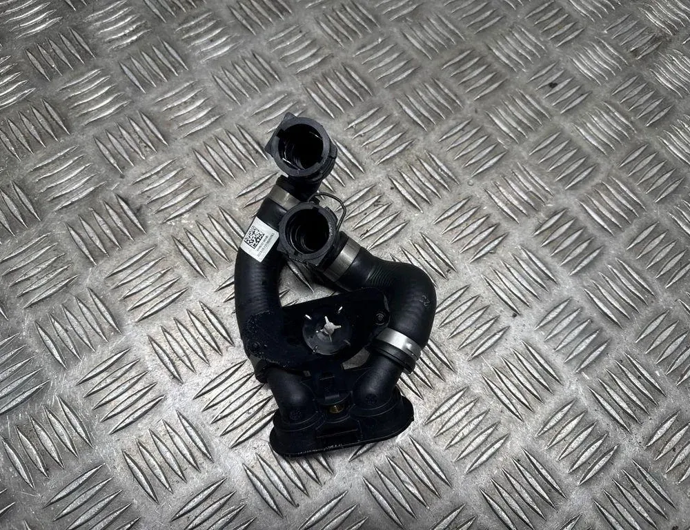 BMW X7 G07 (2018-2024) Coolant Hose Pipe 8780517 33551328