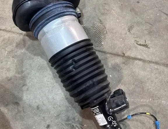BMW X5 G05/G18 (2018-2024)  rear right pneumatic shock absorber Z23207AR0528,6869038 33551409