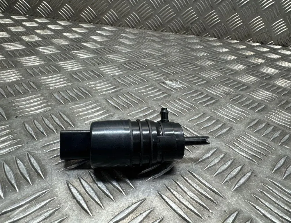 BMW X5 G05/G18 (2018-2024) Washer Tank Motor 7310147 33553732